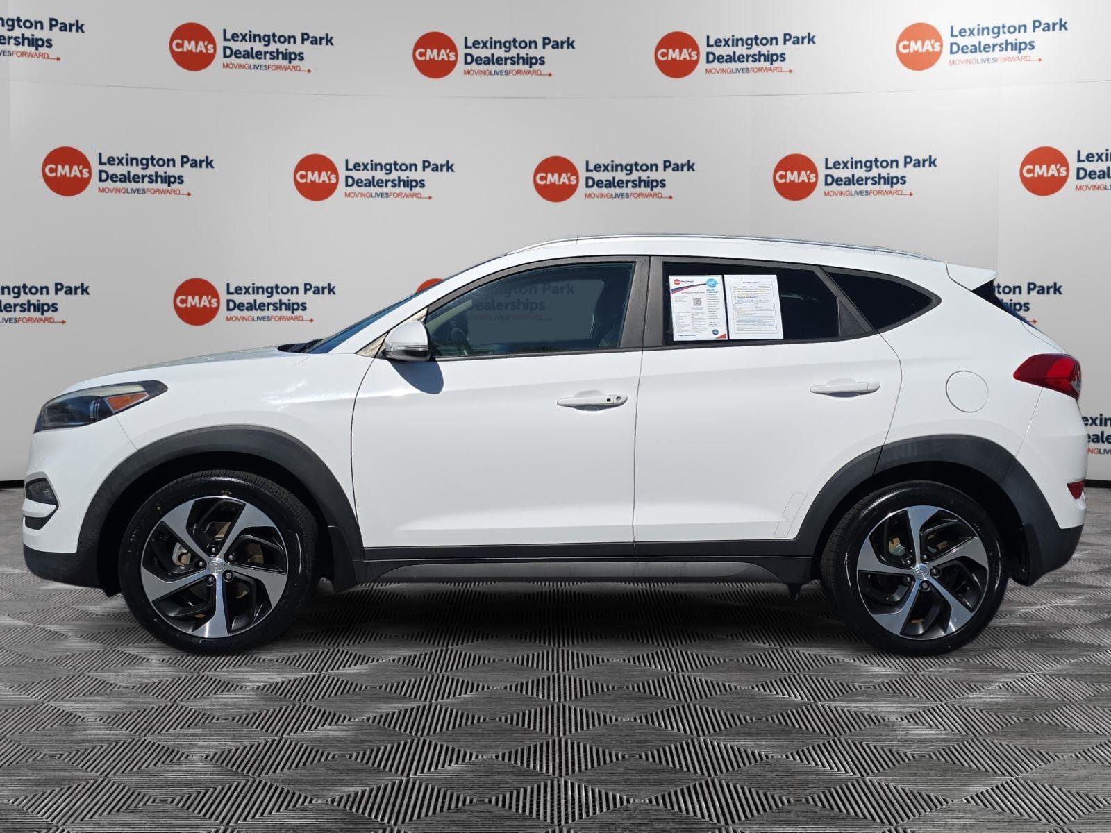 Used 2016 Hyundai Tucson Sport image 4