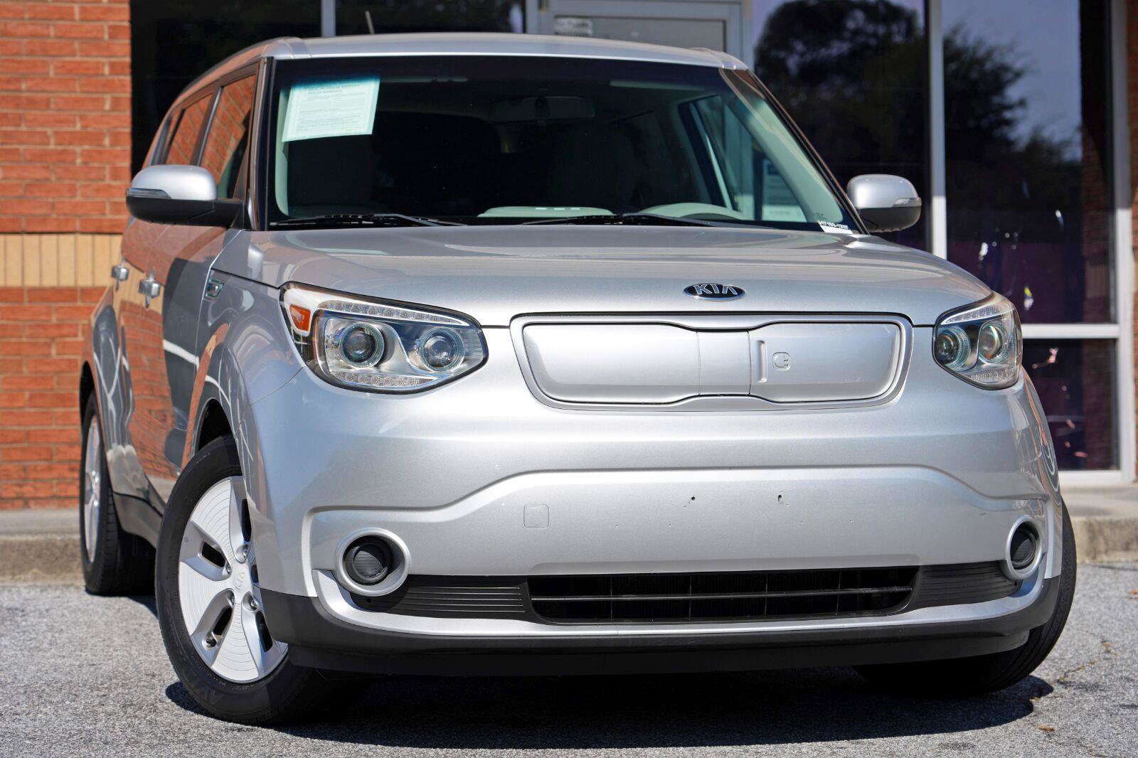 Used 2016 Kia Soul EV FWD image 3
