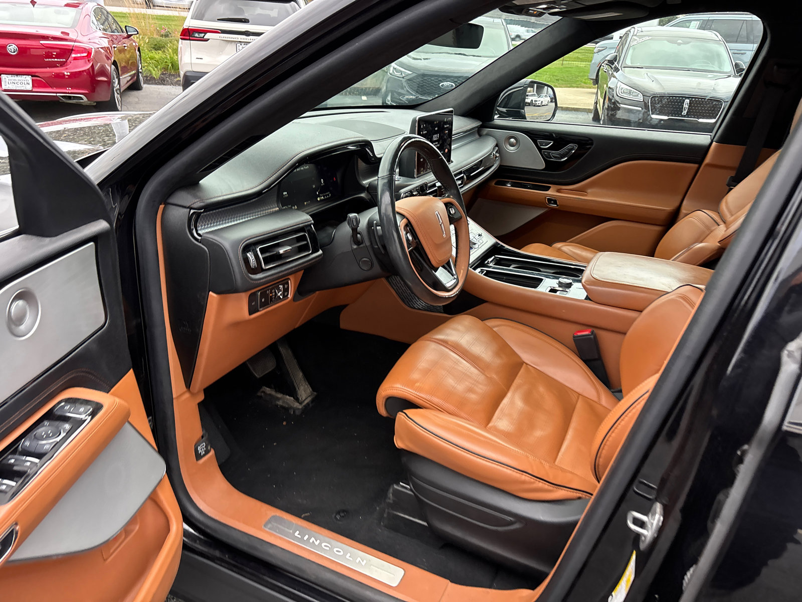 Used 2023 Lincoln Aviator Black Label w/ Class IV Trailer Tow Package image 26