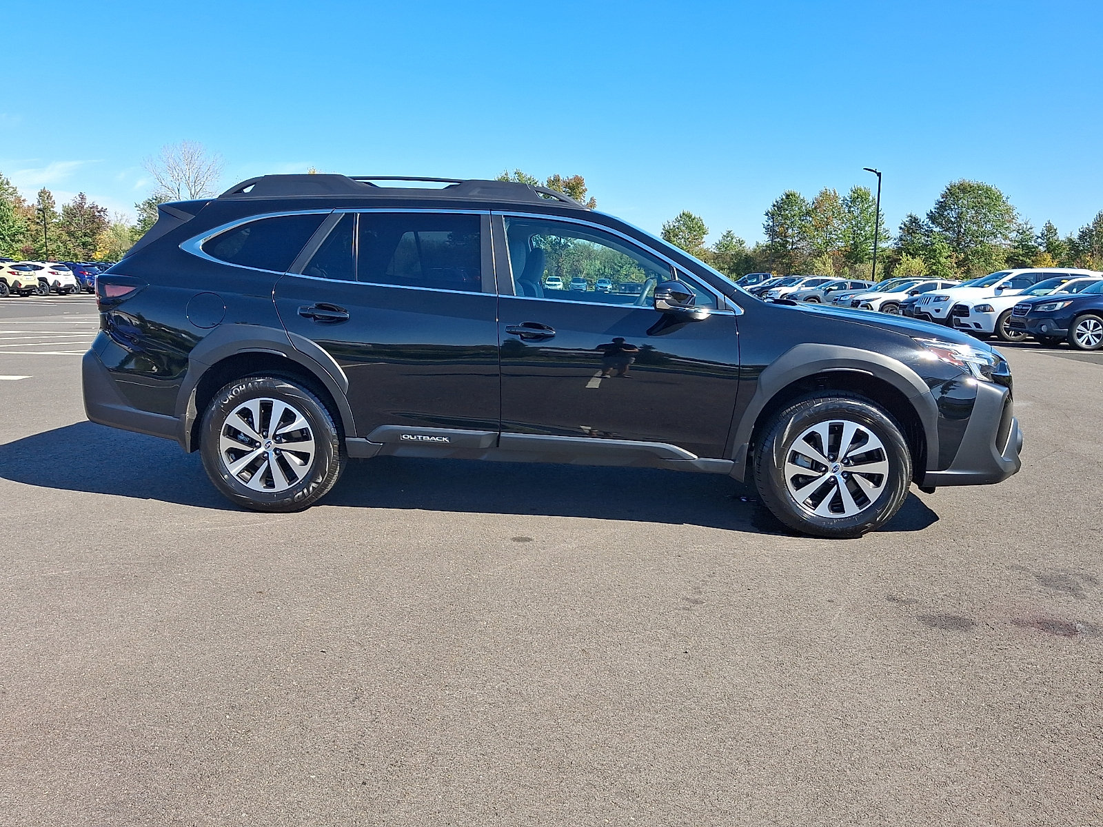 Certified 2025 Subaru Outback Premium AWD/4WD image 8
