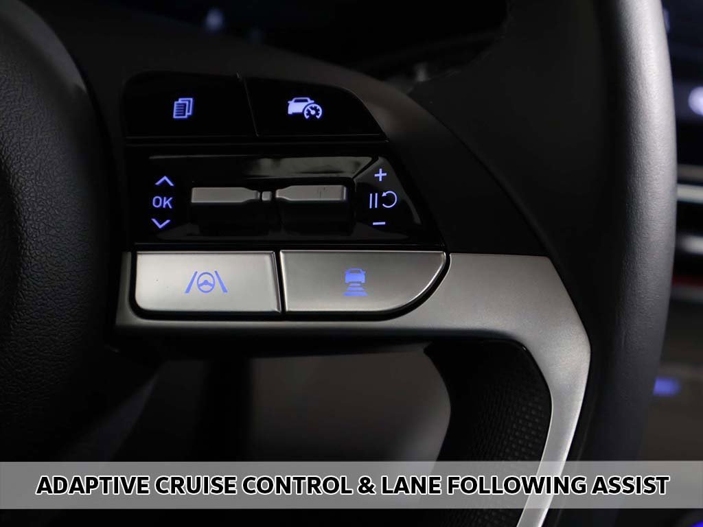 Certified 2025 Hyundai Elantra Limited image 6