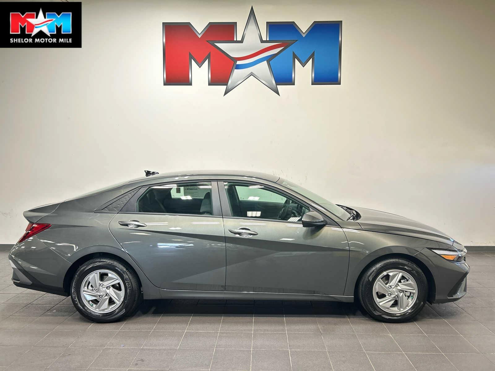 New 2026 Hyundai Elantra SE FWD image 1