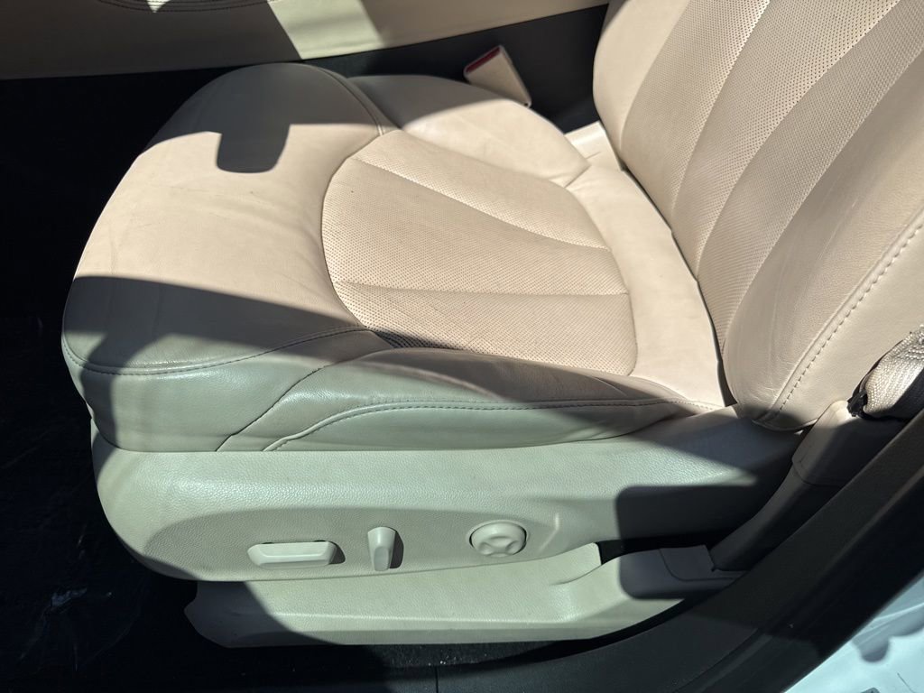 Used 2020 Buick Envision Essence FWD image 6