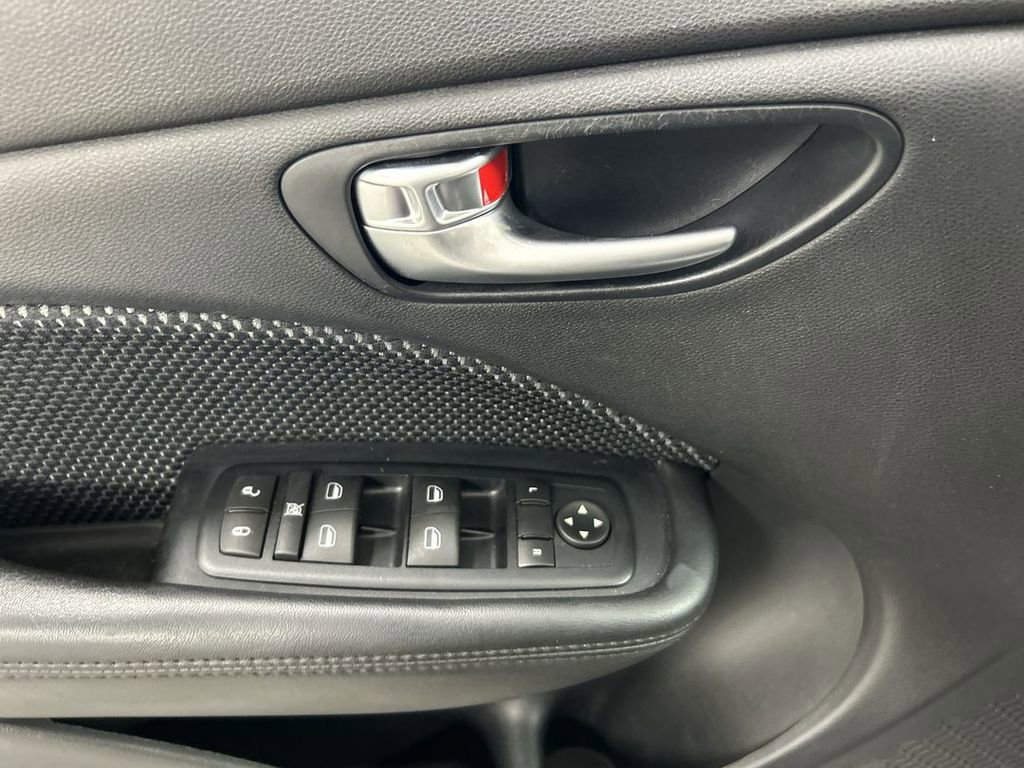 Used 2016 Dodge Dart SXT FWD image 11