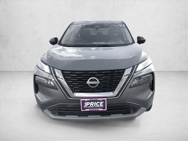 Used 2023 Nissan Rogue S image 2