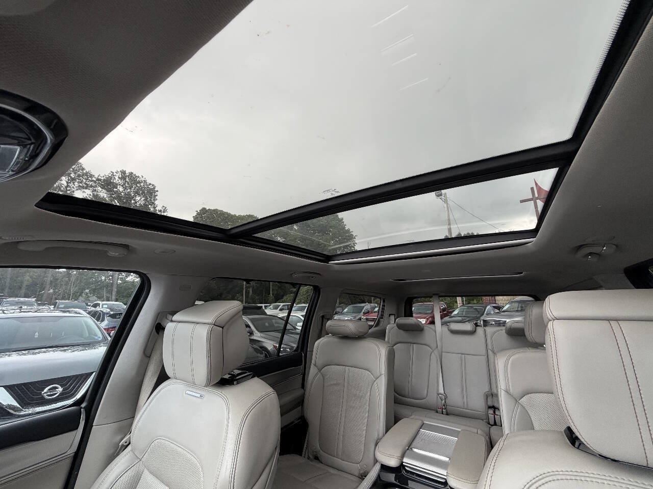 Used 2022 Jeep Grand Wagoneer Series I AWD/4WD image 33