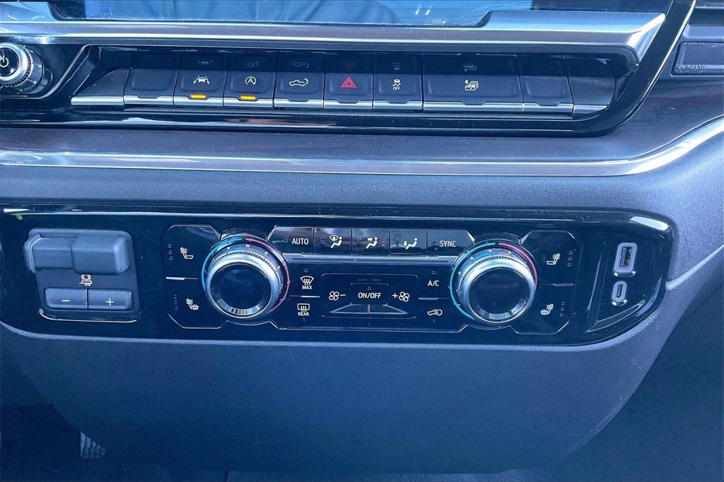 Used 2025 GMC Sierra 1500 SLT image 30