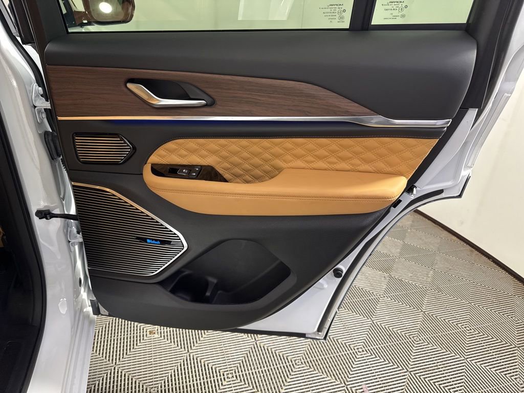 Used 2022 Jeep Grand Cherokee Summit image 18