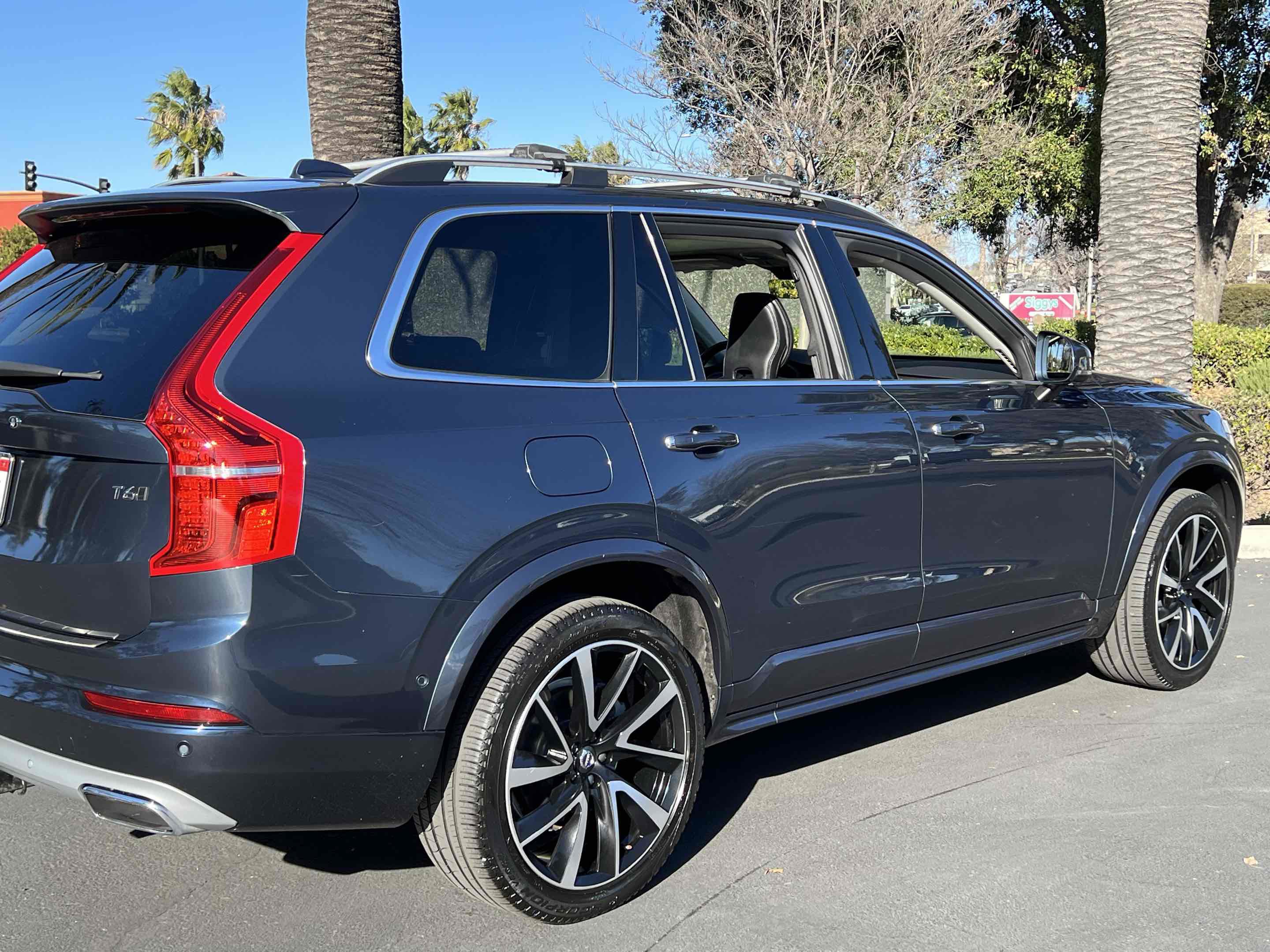 Used 2019 Volvo XC90 T6 Momentum w/ Advanced Package image 65