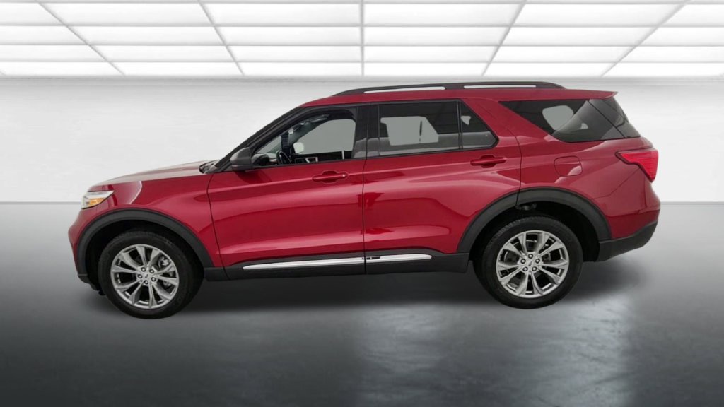 Used 2022 Ford Explorer XLT w/ Equipment Group 202A AWD/4WD image 6
