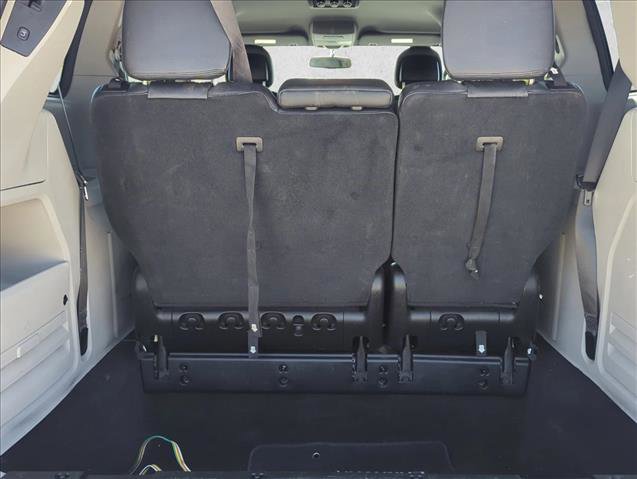 Used 2017 Dodge Grand Caravan SXT FWD image 24