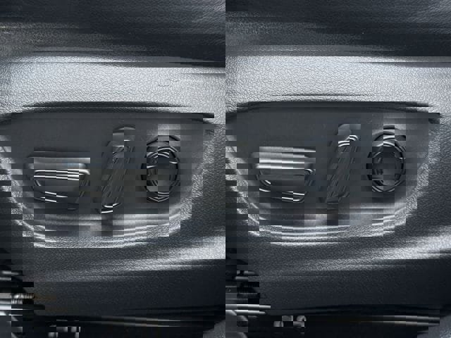 Used 2021 Toyota Corolla XLE w/ Carpet Mat Package (TMS) image 29