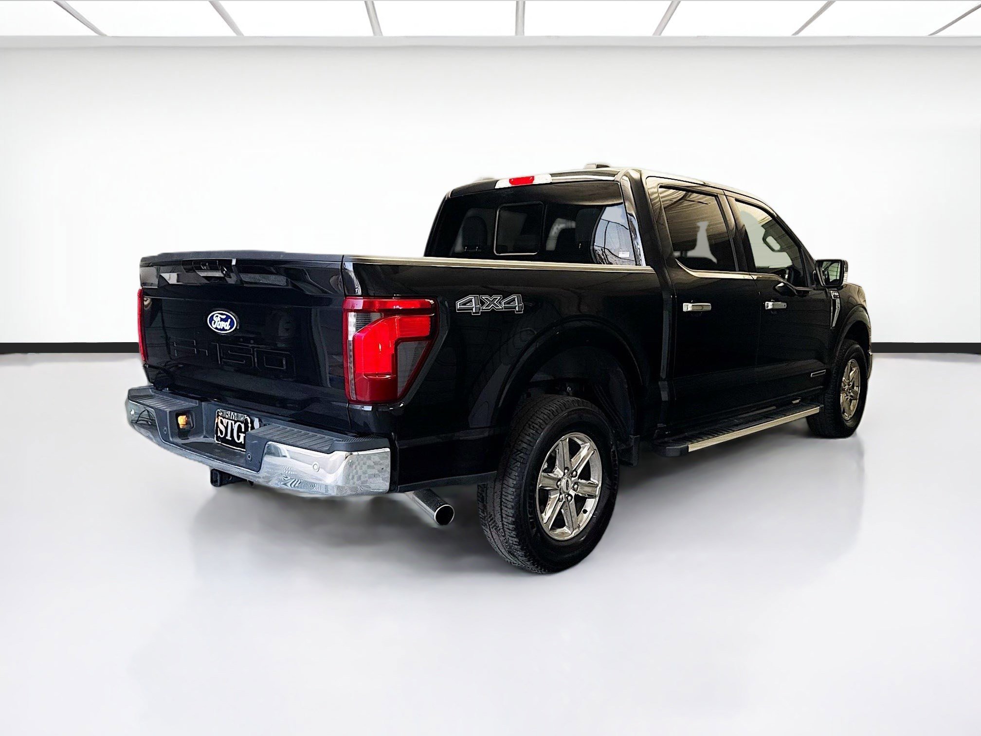 Used 2024 Ford F150 XLT w/ Equipment Group 302A MID image 4