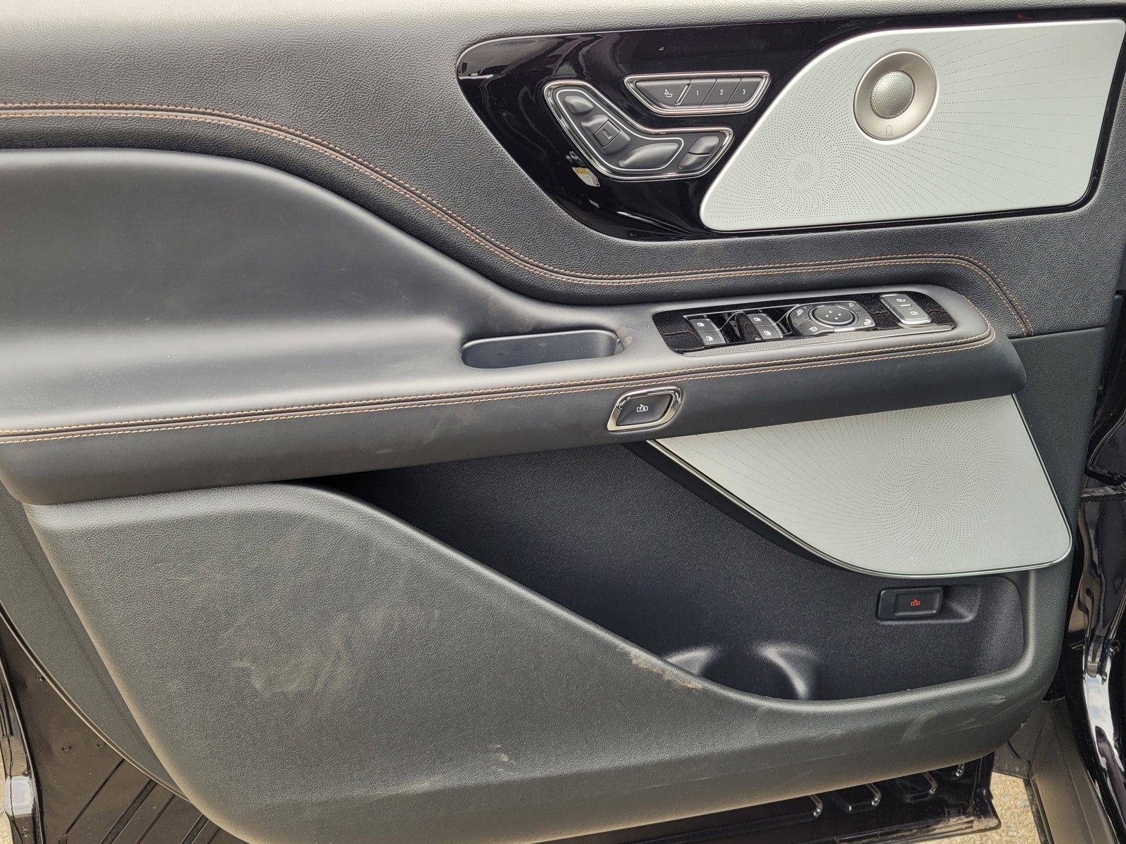 New 2025 Lincoln Aviator Black Label image 10