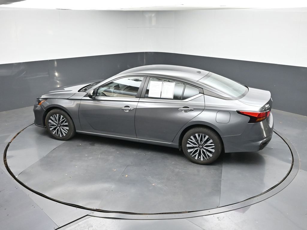 Used 2024 Nissan Altima 2.5 SV image 34