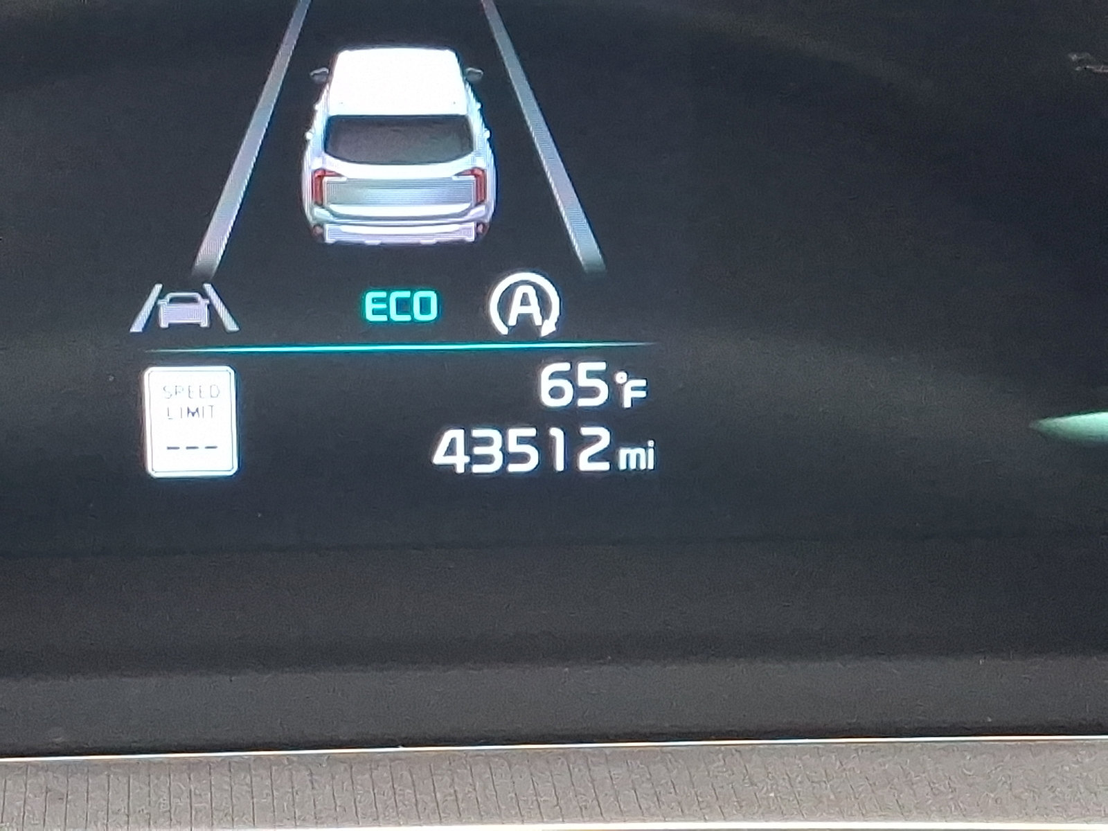 Certified 2024 Kia Telluride S w/ S Sunroof Package AWD/4WD image 20