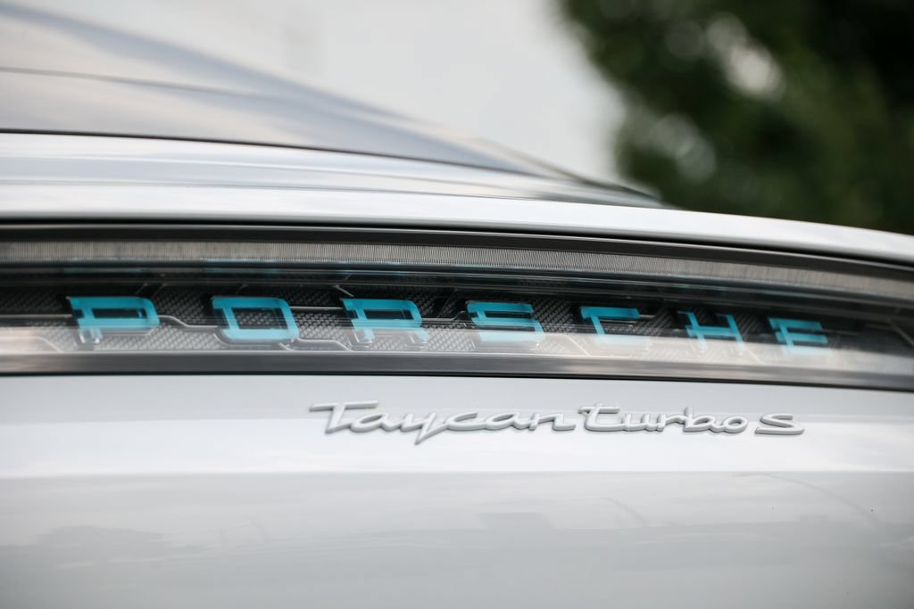 Certified 2021 Porsche Taycan AWD/4WD image 19