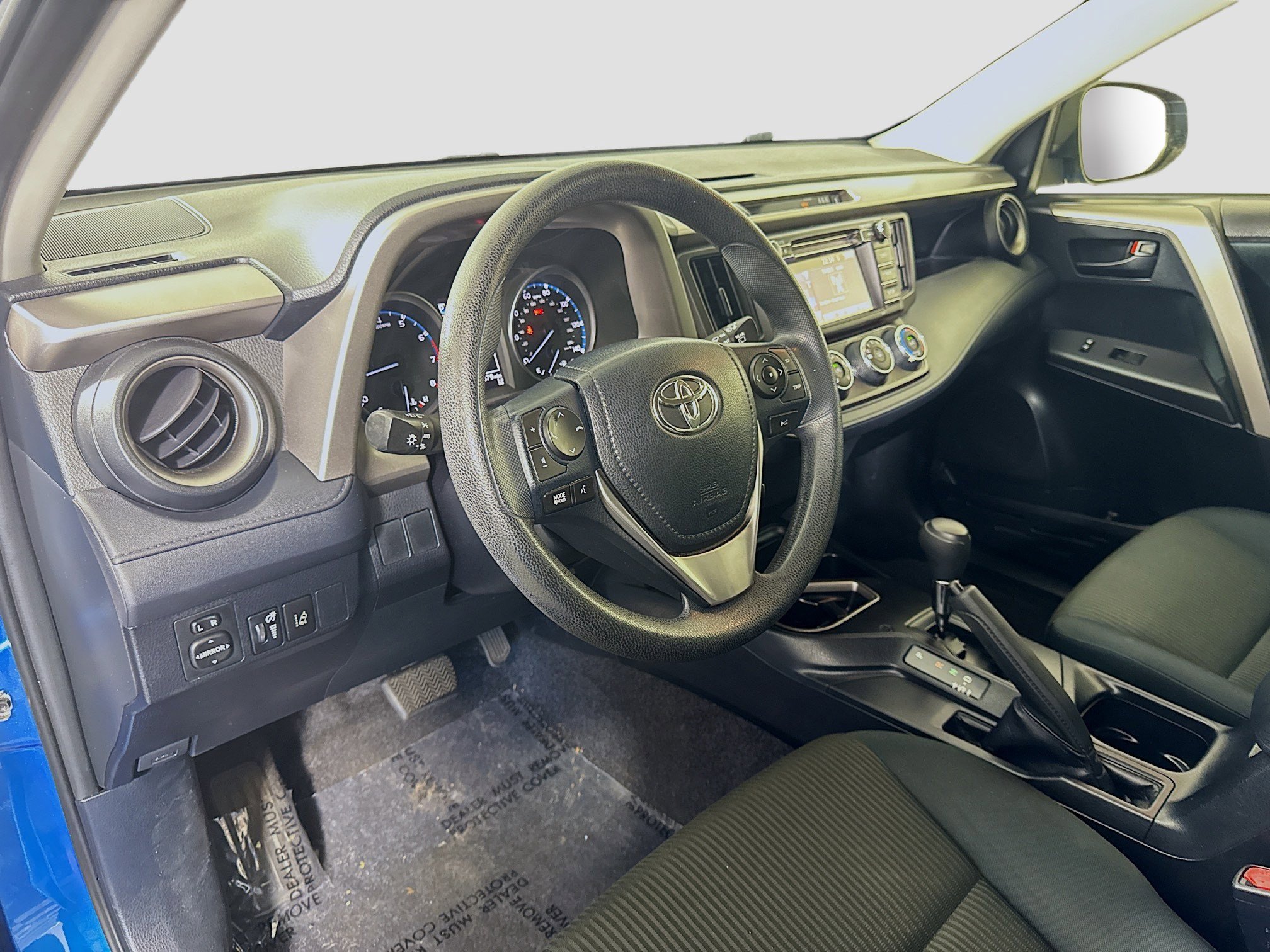 Used 2018 Toyota RAV4 LE image 22