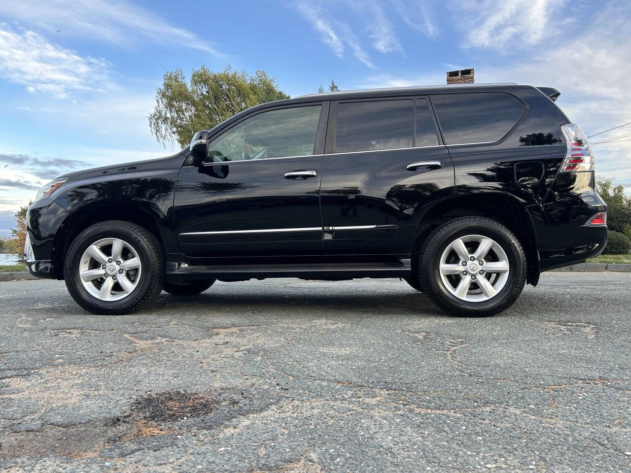 Used 2018 Lexus GX 460 image 22