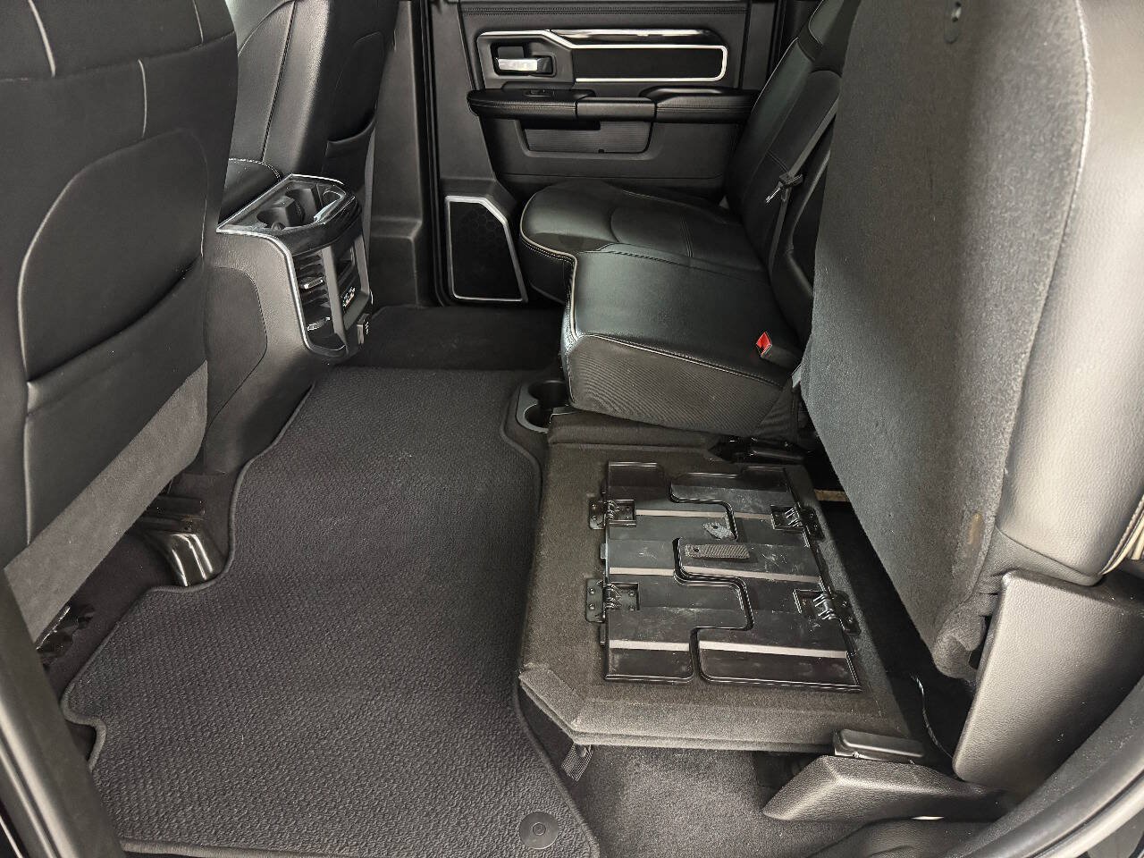 Used 2020 RAM 3500 Laramie w/ Night Edition AWD/4WD image 39