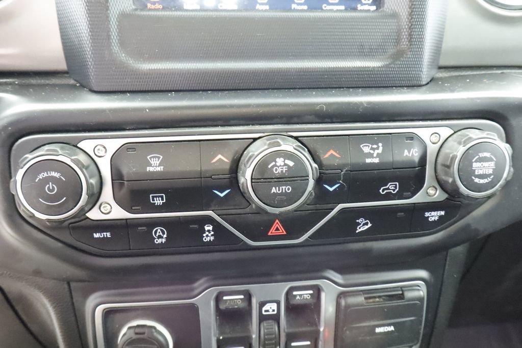 Used 2019 Jeep Wrangler Unlimited Sahara AWD/4WD image 32