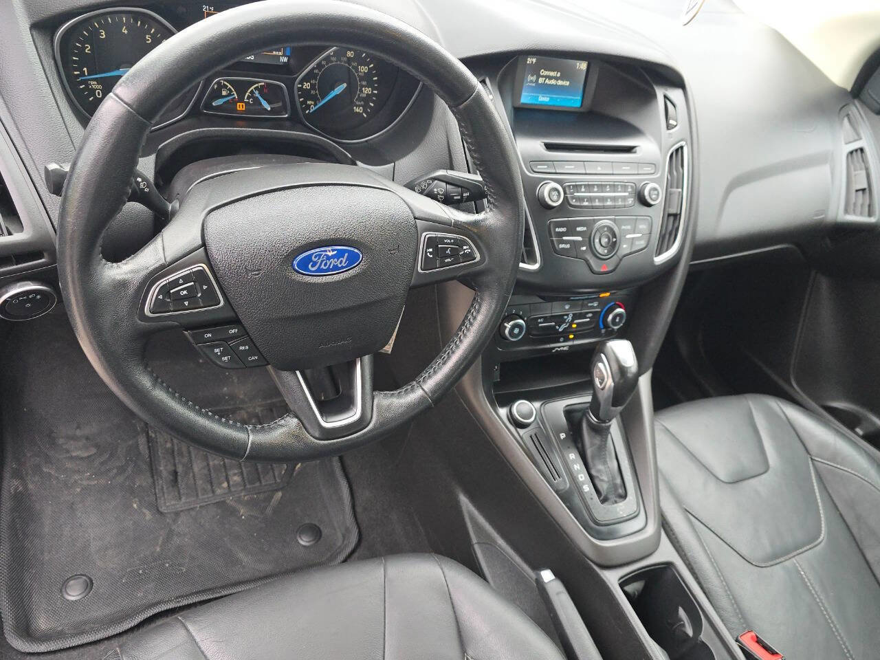 Used 2016 Ford Focus SE w/ Equipment Group 201A image 13