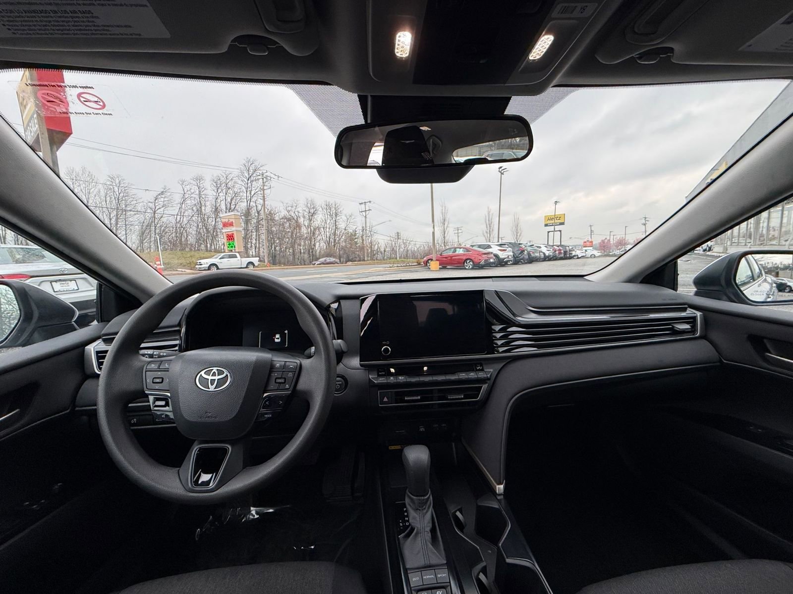 Used 2025 Toyota Camry LE image 33