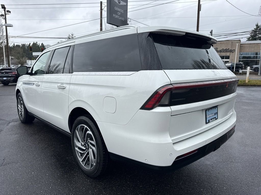 Used 2025 Lincoln Navigator L Reserve AWD/4WD image 5