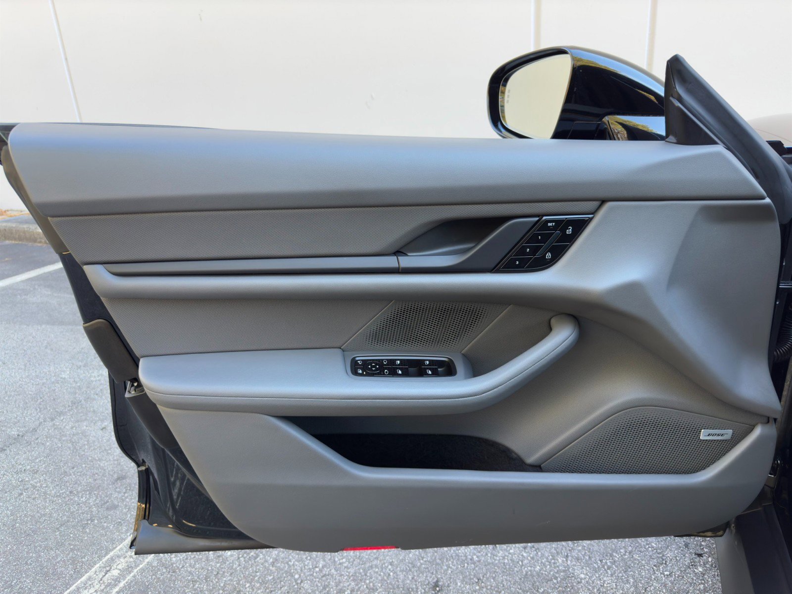 Used 2020 Porsche Taycan 4S image 43