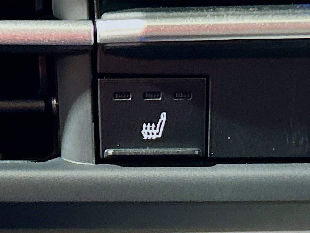 New 2025 Toyota Sienna XSE FWD image 17