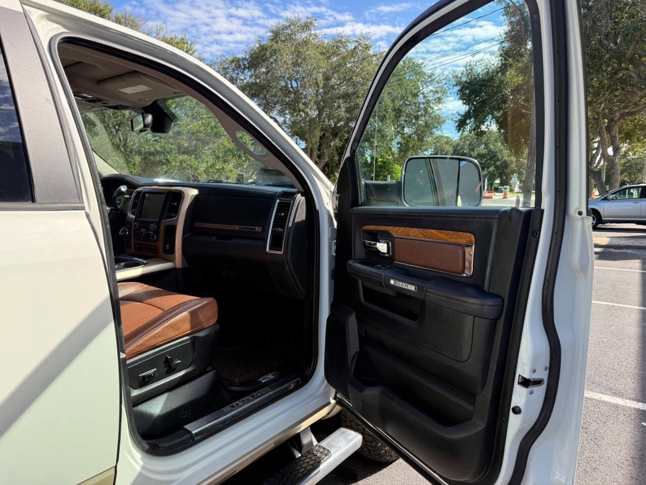 Used 2016 RAM 3500 Laramie Longhorn image 46