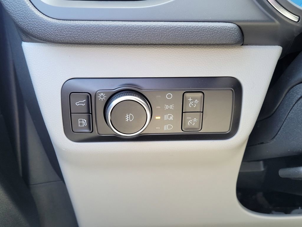 New 2025 Ford Escape SE w/ PHEV Premium Package image 39