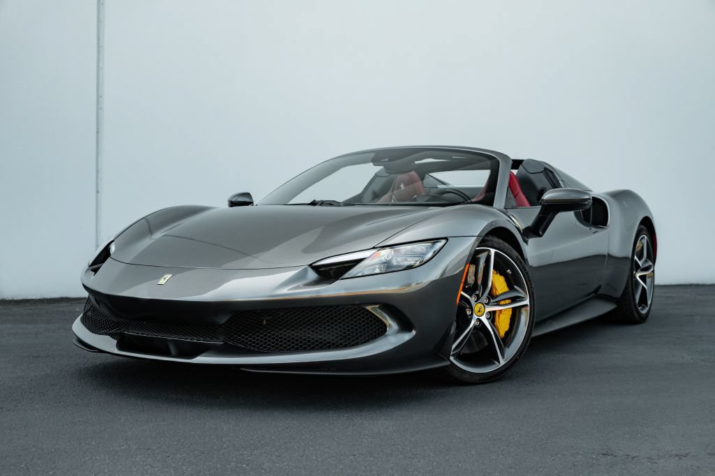 Used 2023 Ferrari 296 GTS RWD image 4