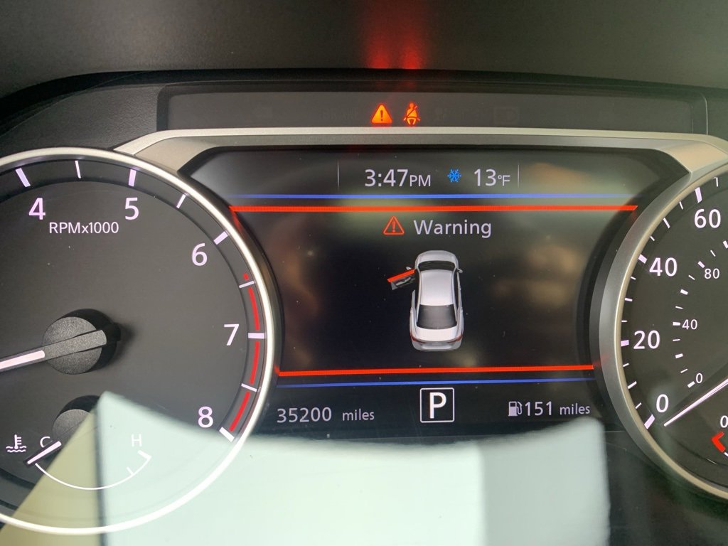 Used 2022 Nissan Sentra SV w/ SV Premium Package image 18