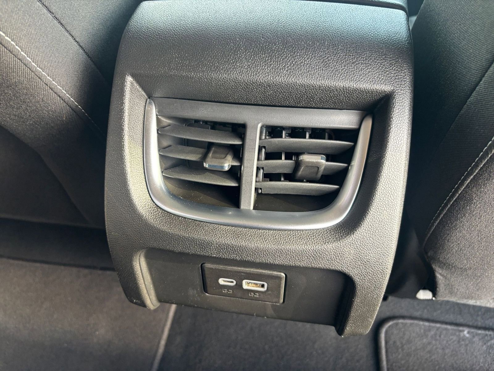 Used 2025 Chevrolet Blazer LT image 23