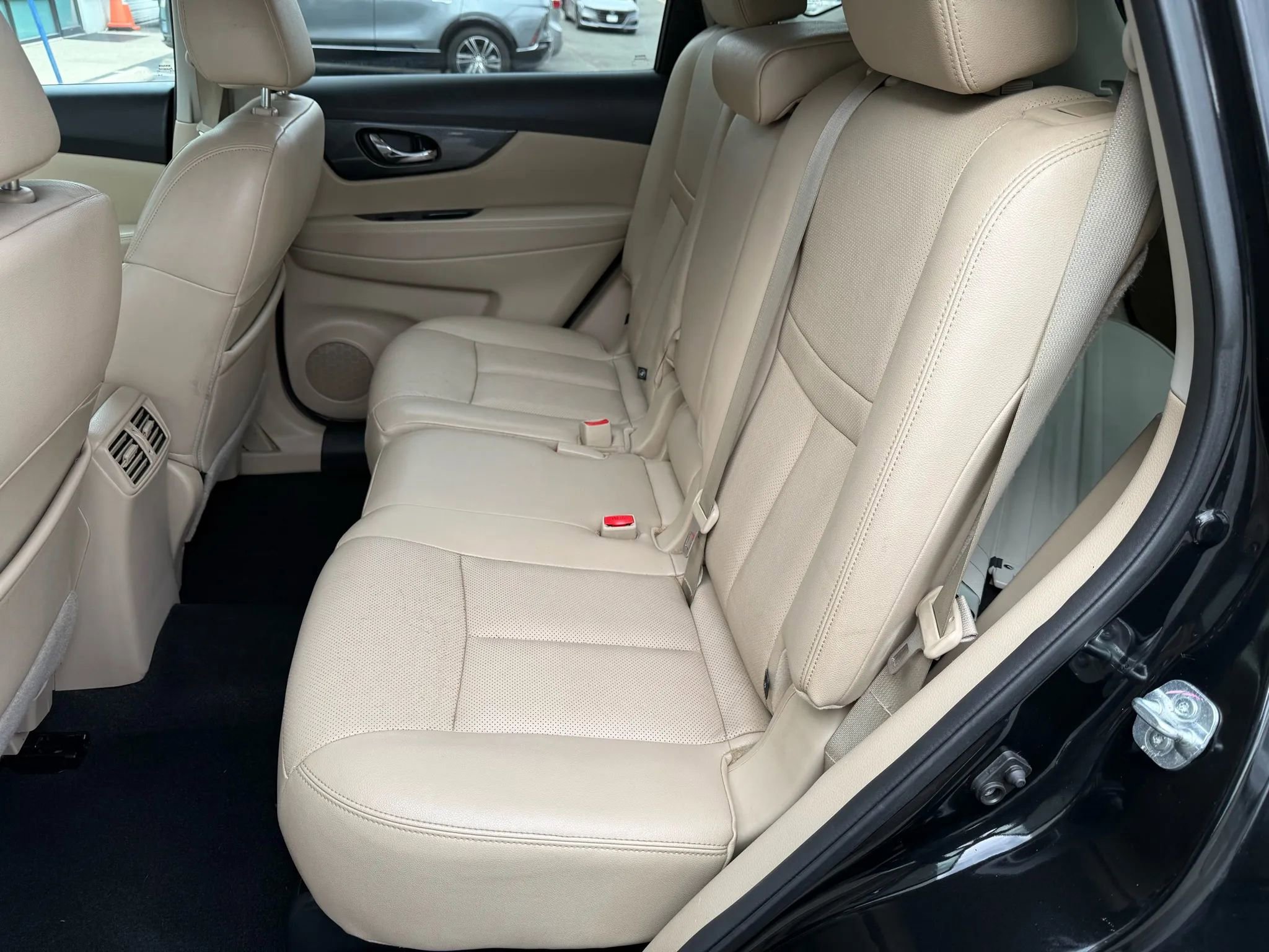 Used 2016 Nissan Rogue SL w/ SL Premium Package image 23