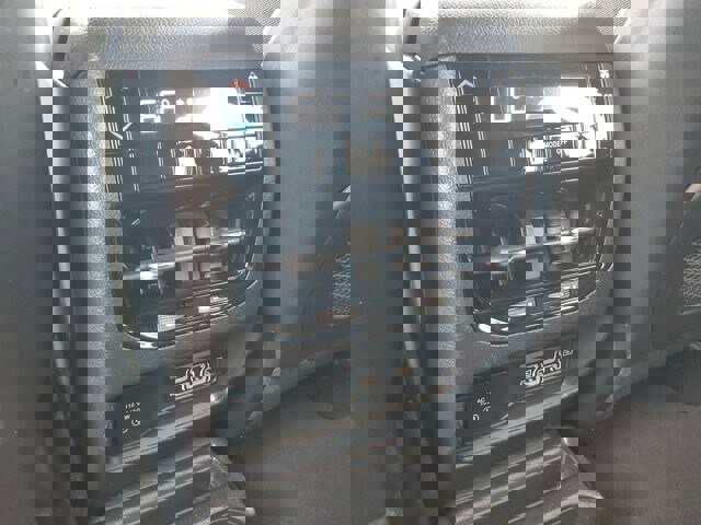 Used 2023 Jeep Grand Cherokee L Laredo image 16