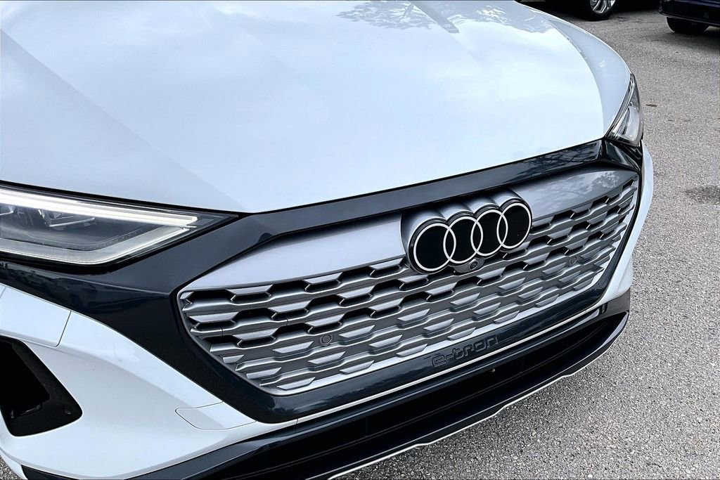 Certified 2024 Audi Q8 e-tron Premium Plus image 11