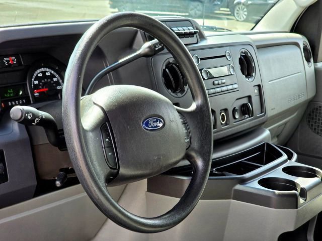 Used 2011 Ford E-350 and Econoline 350 XLT image 11