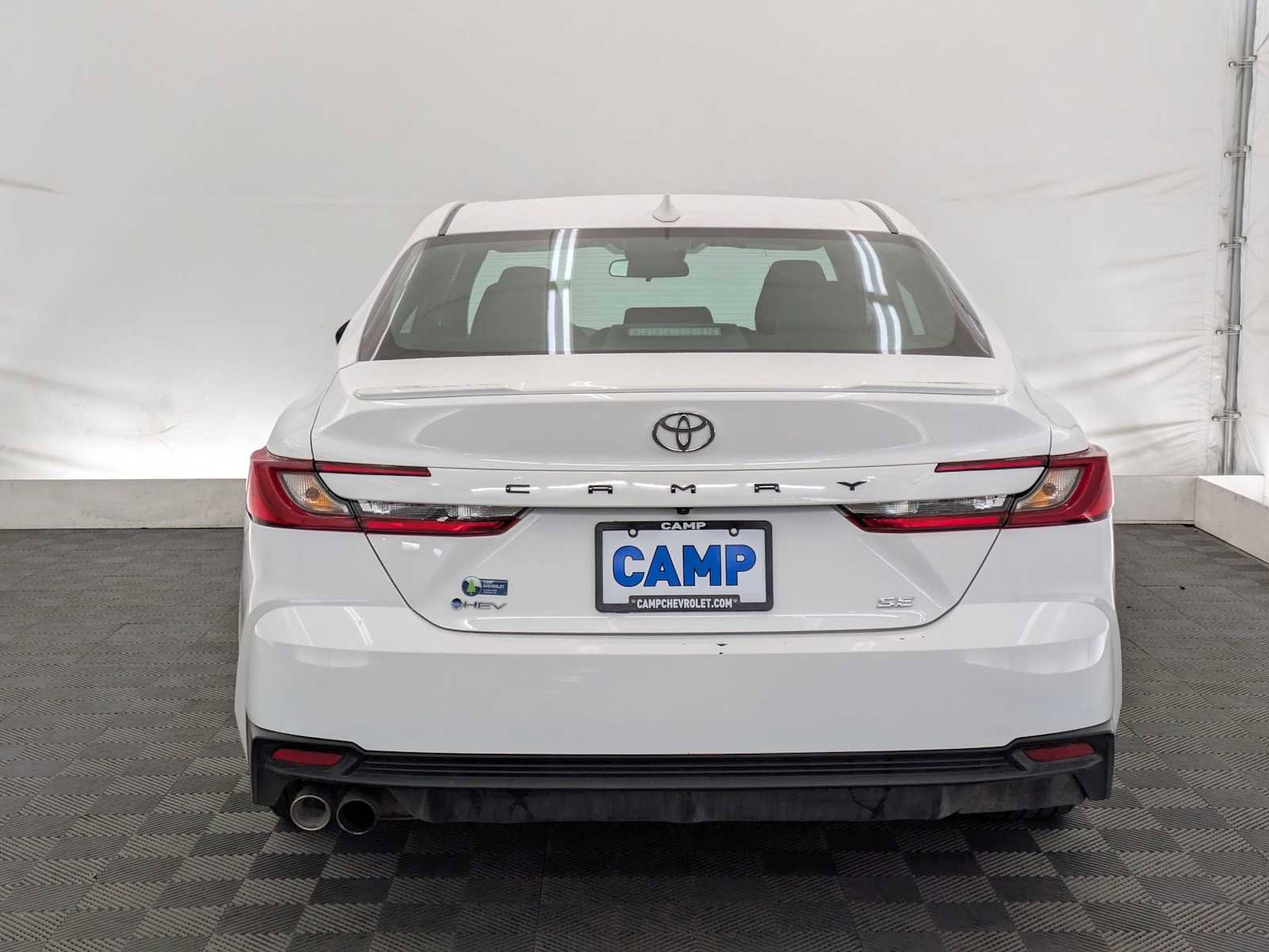 Used 2025 Toyota Camry SE image 5