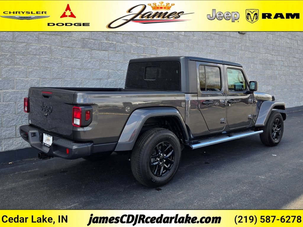 Used 2023 Jeep Gladiator Sport AWD/4WD image 5
