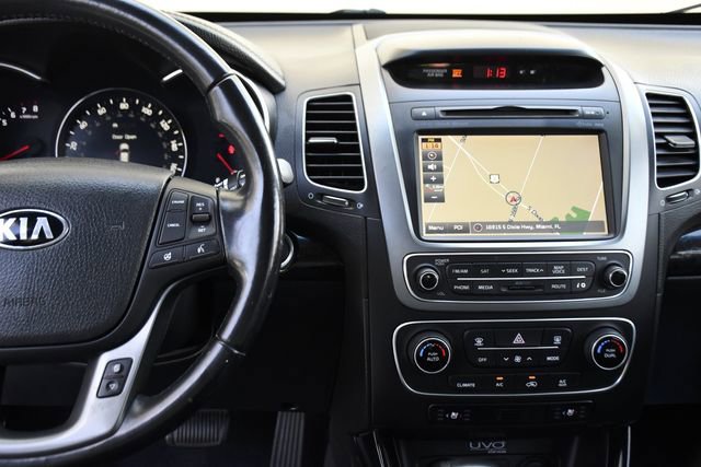 Used 2015 Kia Sorento SX image 11