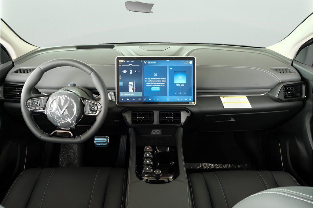 New 2025 VinFast VF 8 Eco AWD/4WD image 5