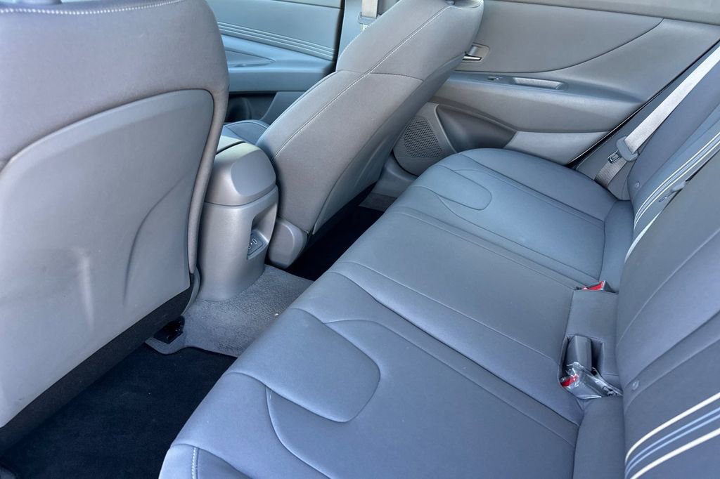 New 2025 Hyundai Elantra Sport image 9