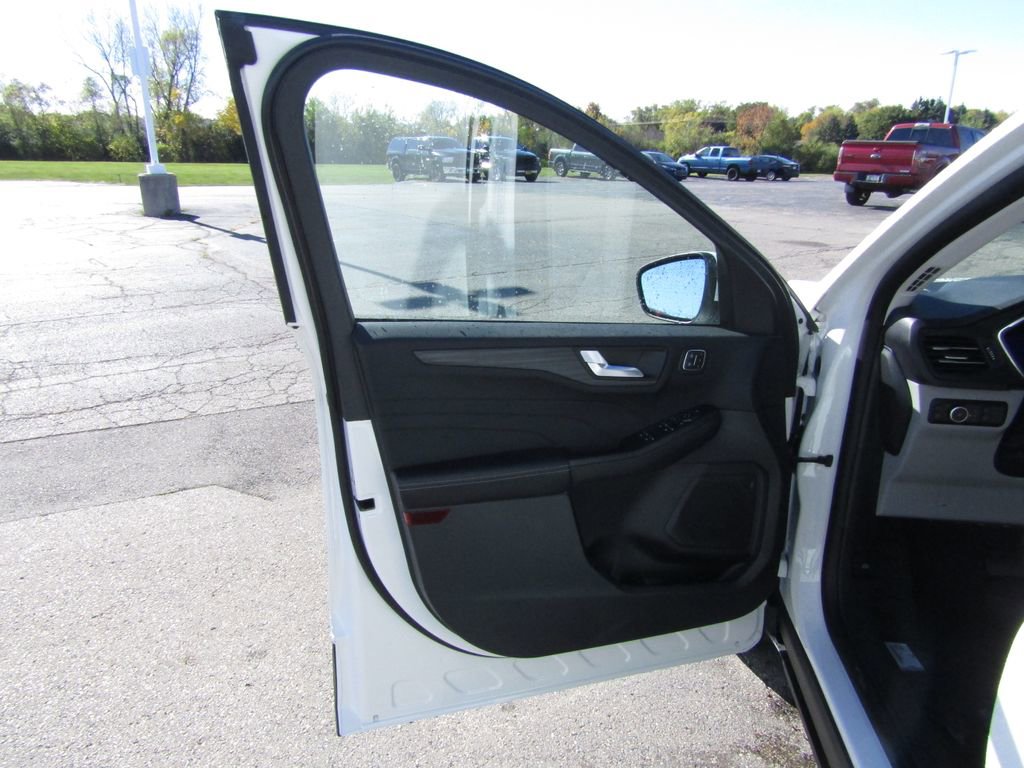 New 2026 Ford Escape Platinum image 12