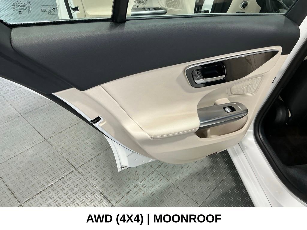 Used 2024 Mercedes-Benz C 300 4MATIC Sedan image 32