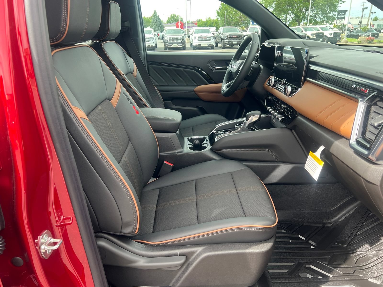 New 2026 GMC Canyon AT4 AWD/4WD image 11