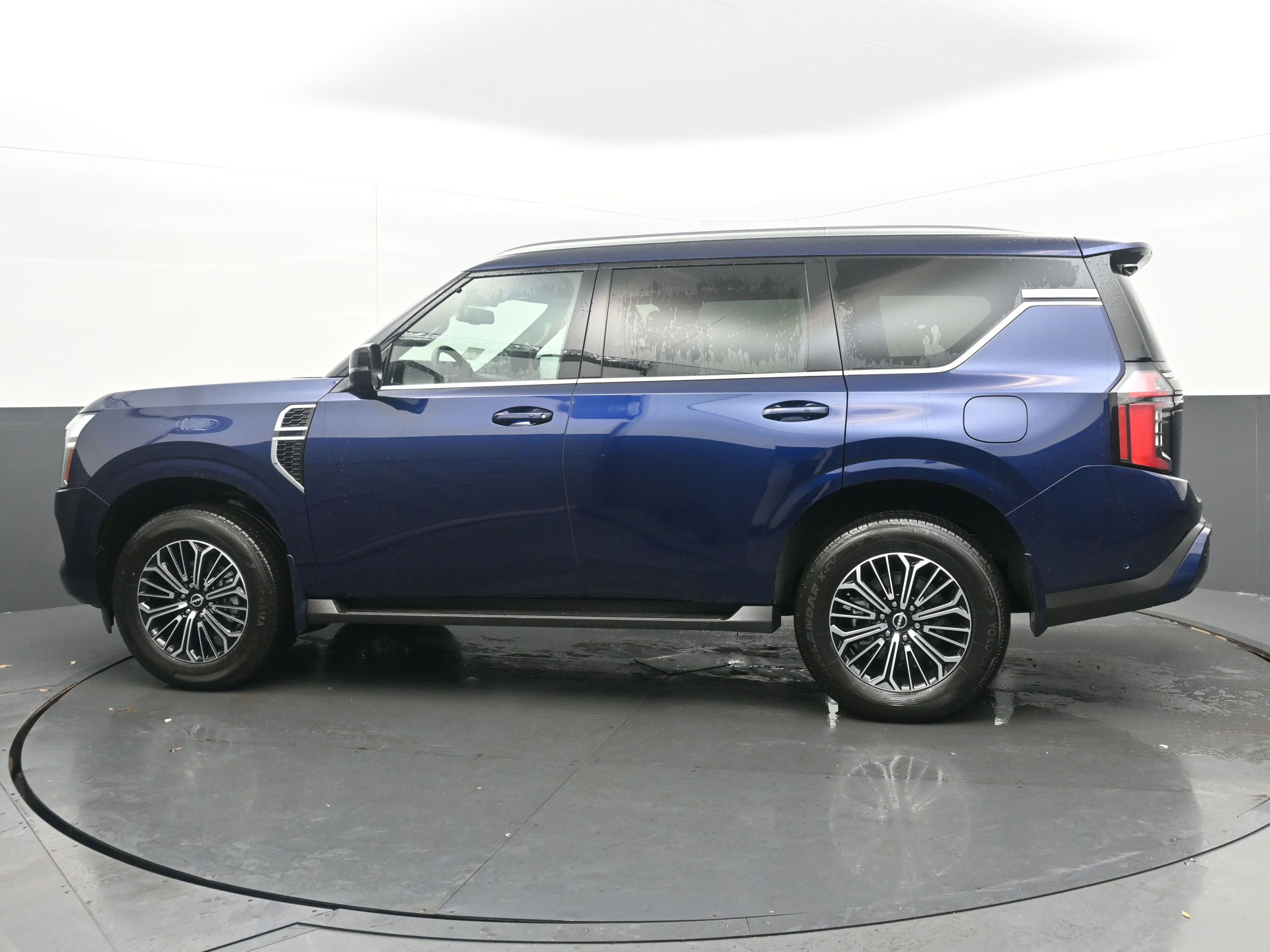 New 2025 Nissan Armada SL image 5