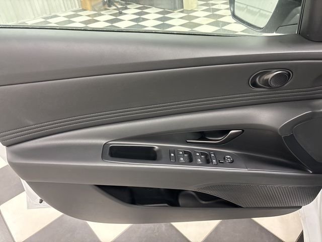 Used 2025 Hyundai Elantra SEL FWD image 8