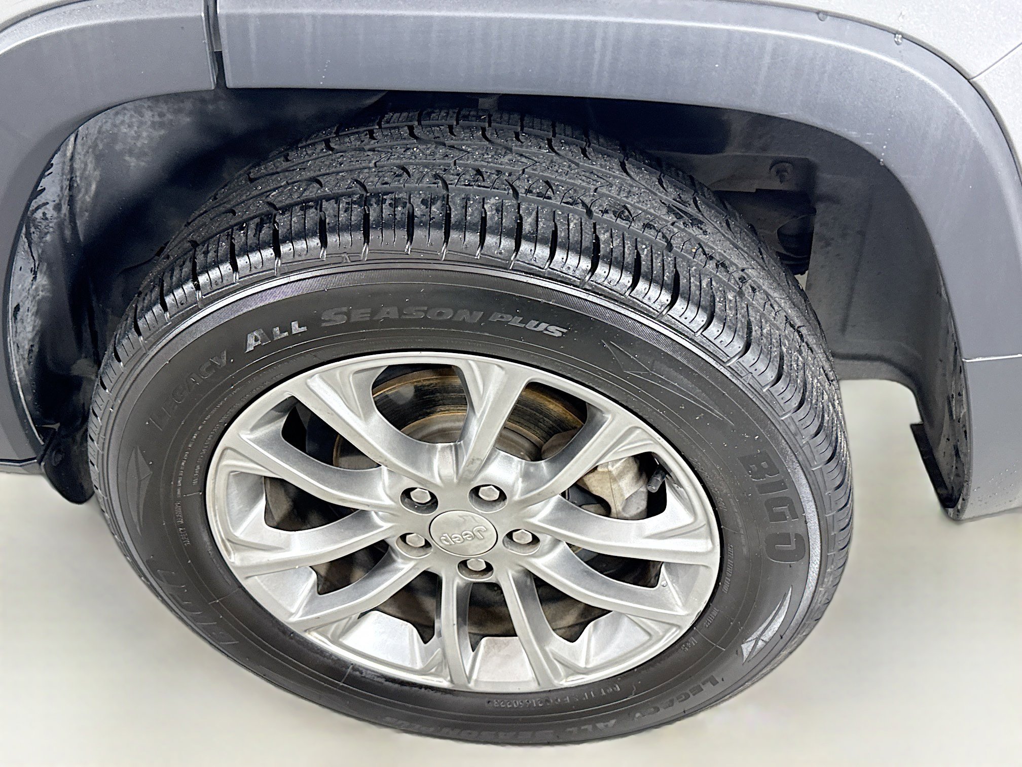 Used 2019 Jeep Cherokee Latitude Plus image 27